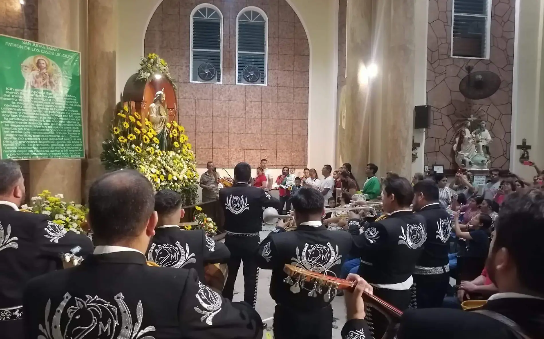 Le cantan Las Mañanitas a San Judaas Tadeo en el Cascajal Mario Cruces